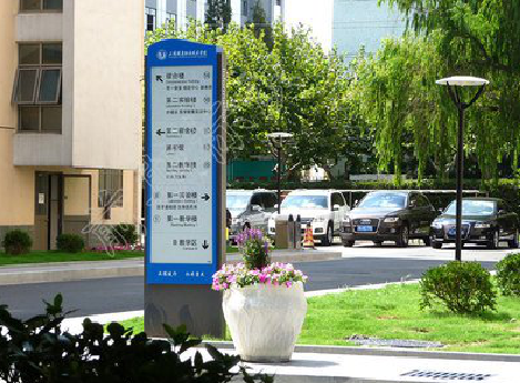 大悟哪些因素影响宣传栏的制作？